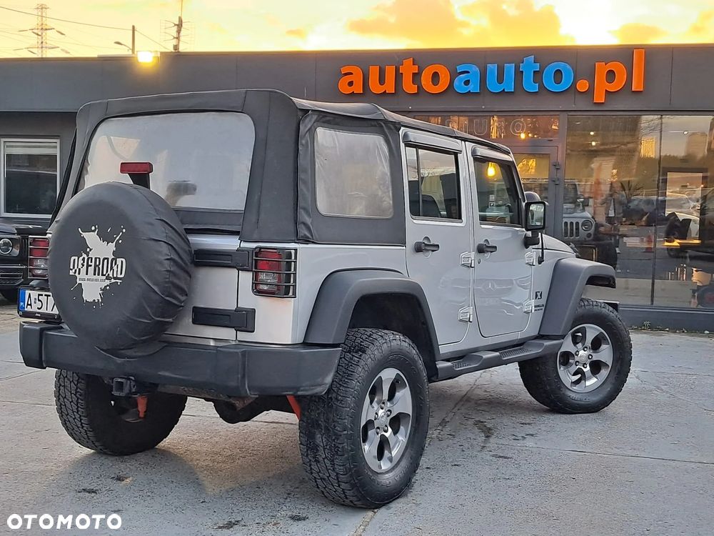 Jeep Wrangler Unlimited 3.8 Sport - 19
