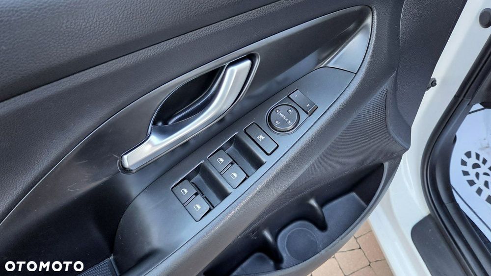 Hyundai i30 1.4 Classic + - 26