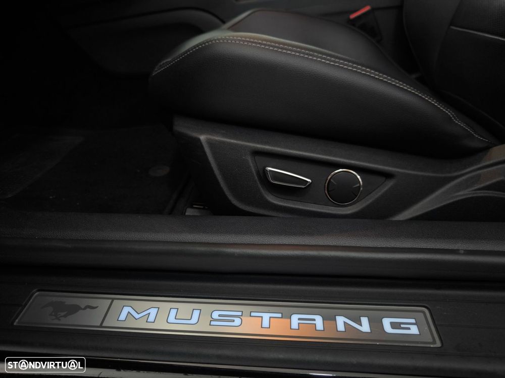 Ford Mustang 2.3i EcoBoost - 23