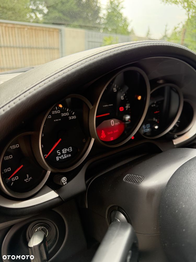 Porsche 911 Carrera 4 - 2