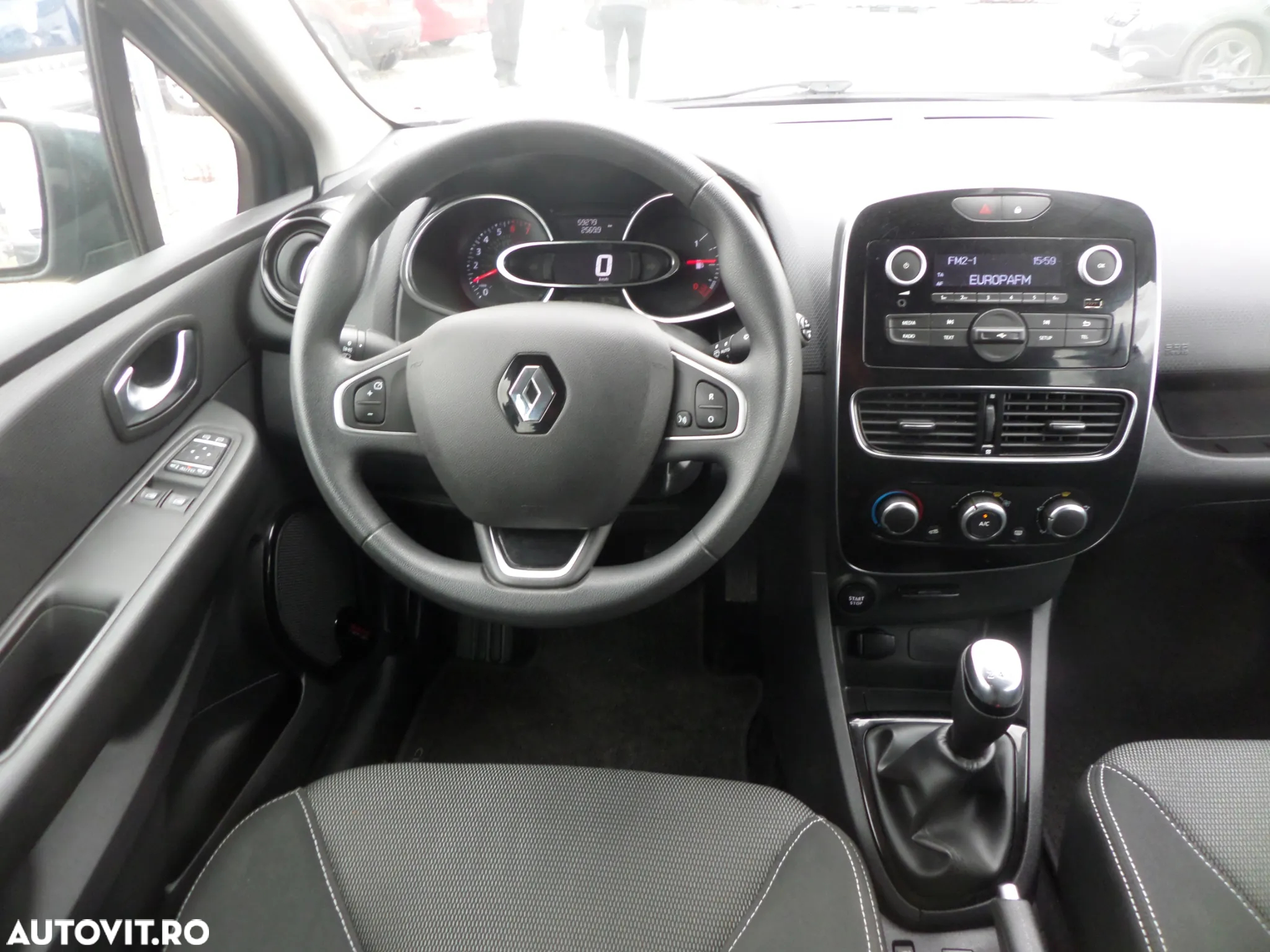 Renault Clio - 27