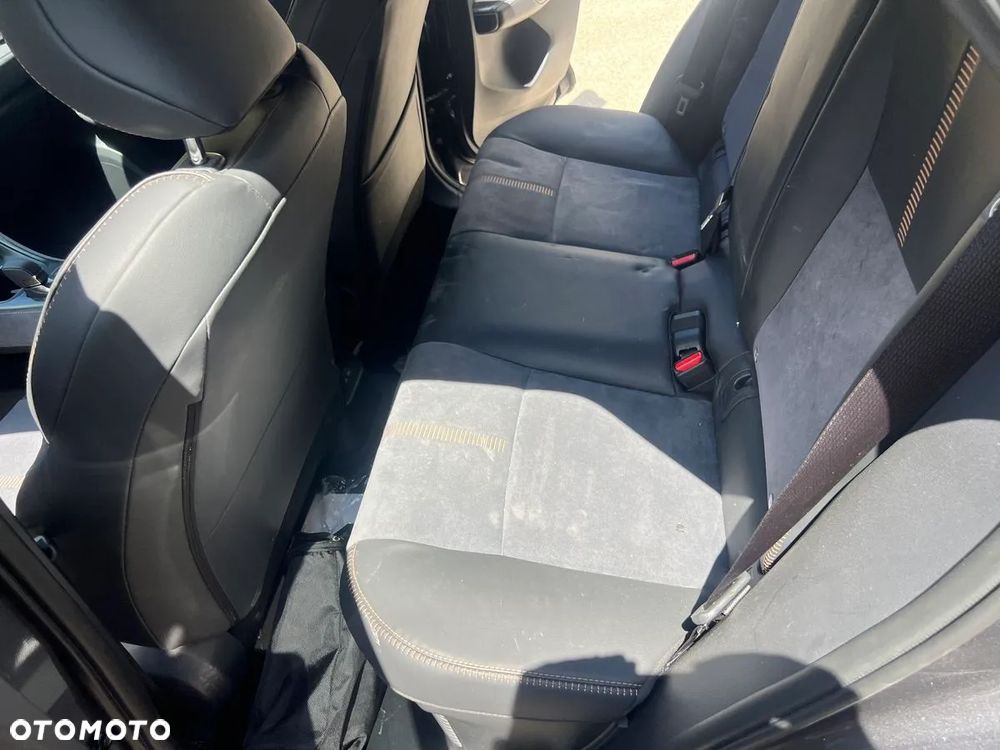 Lexus LBX AWD E-Four Cool - 12