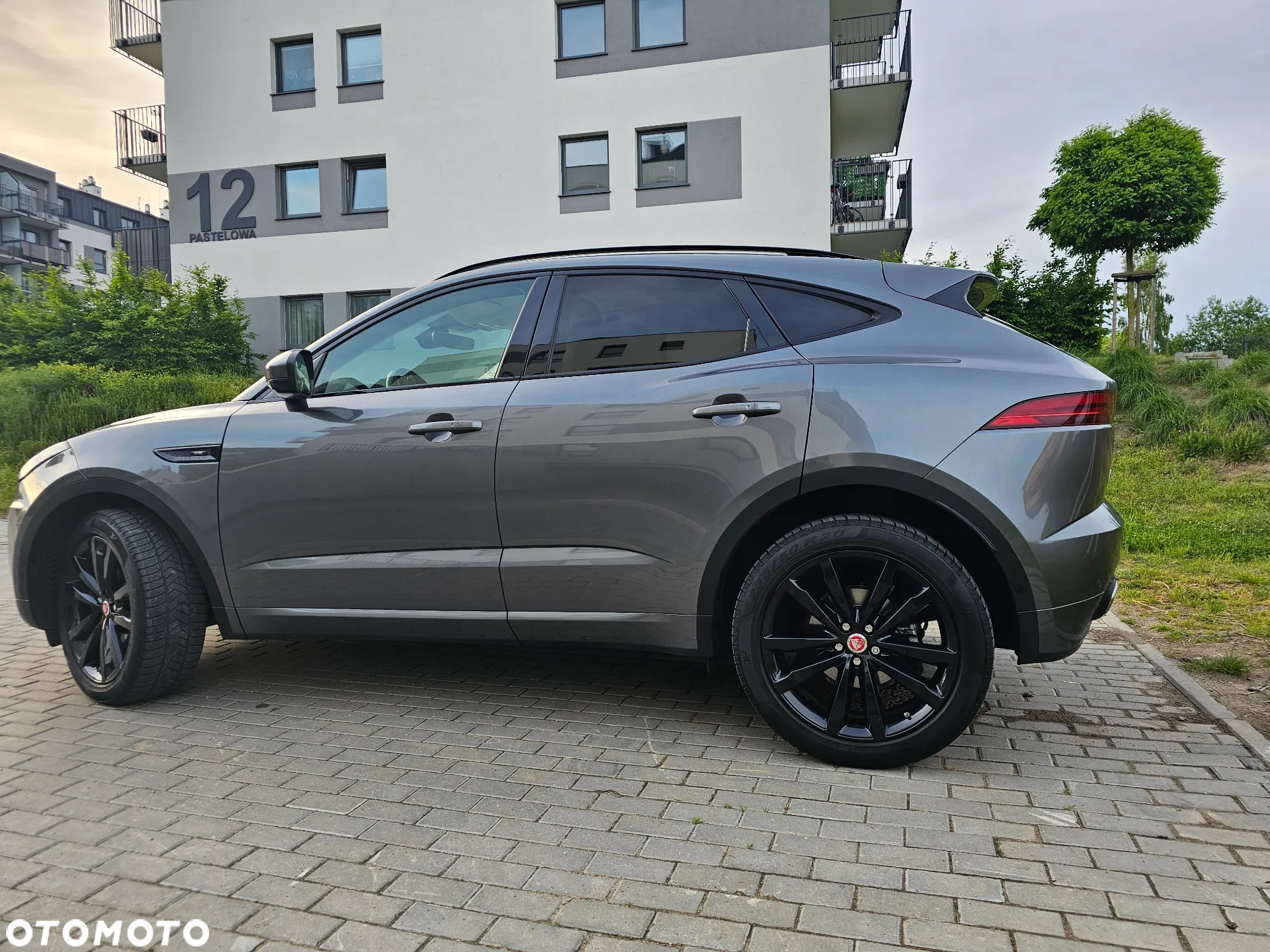 Jaguar E-Pace 2.0 i4P AWD R-Dynamic S - 8