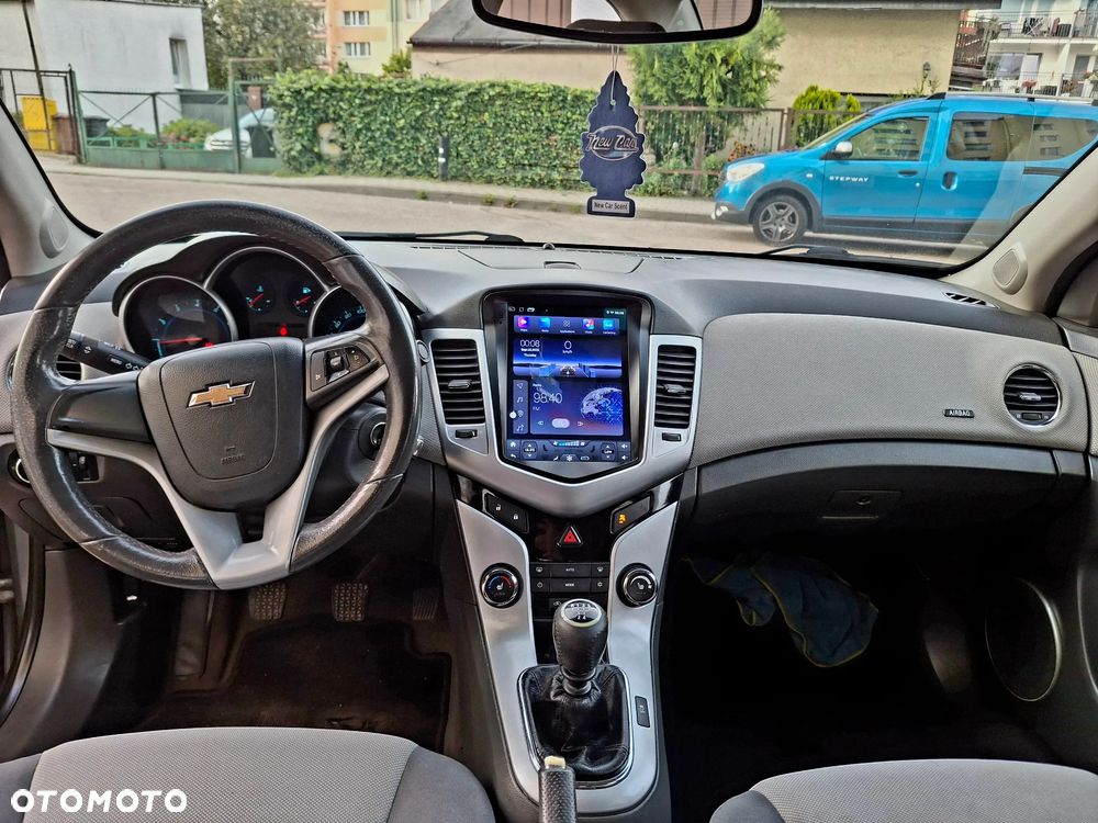 Chevrolet Cruze 1.8 LT - 24