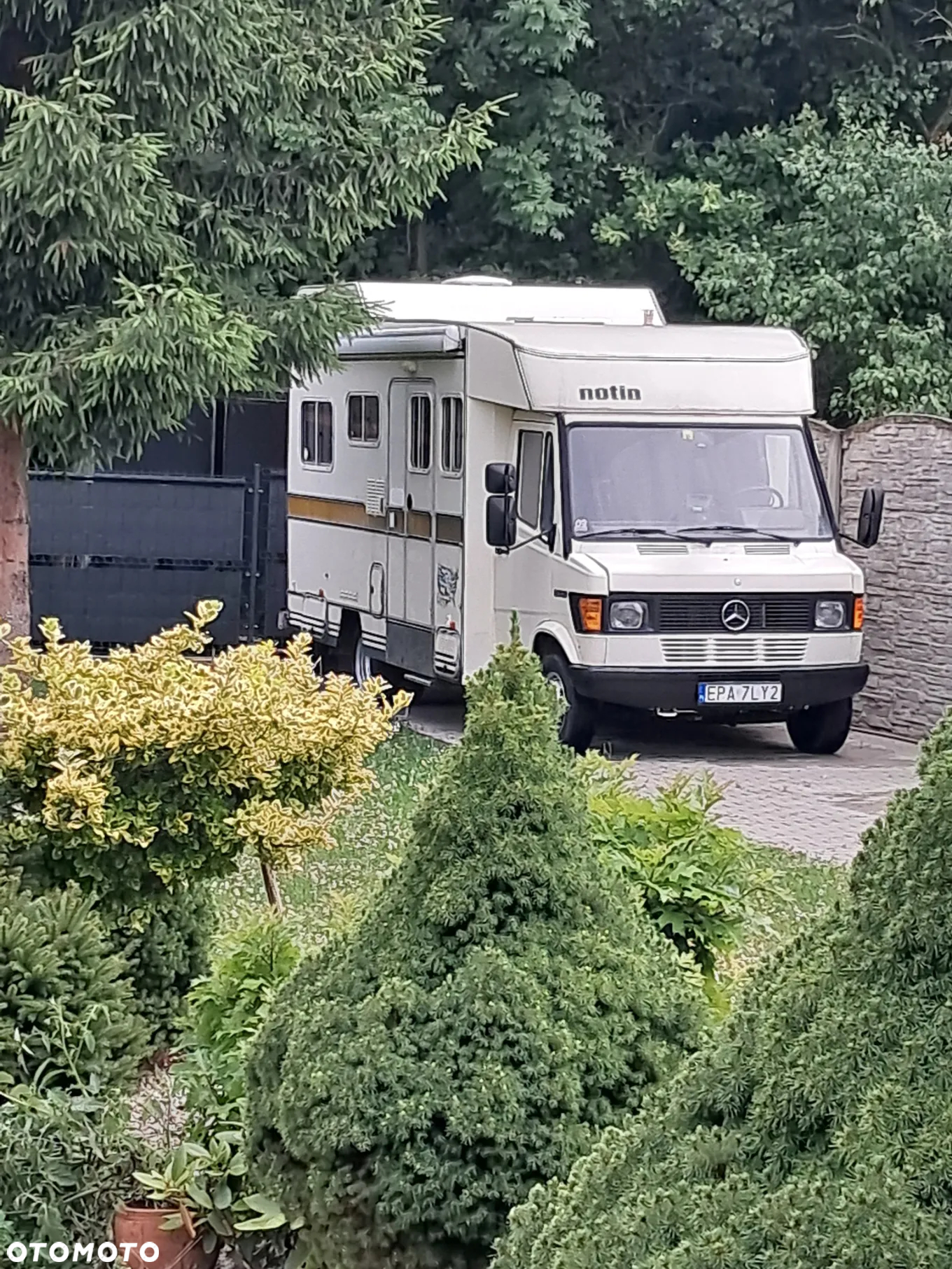 Mercedes-Benz 410 D - 27