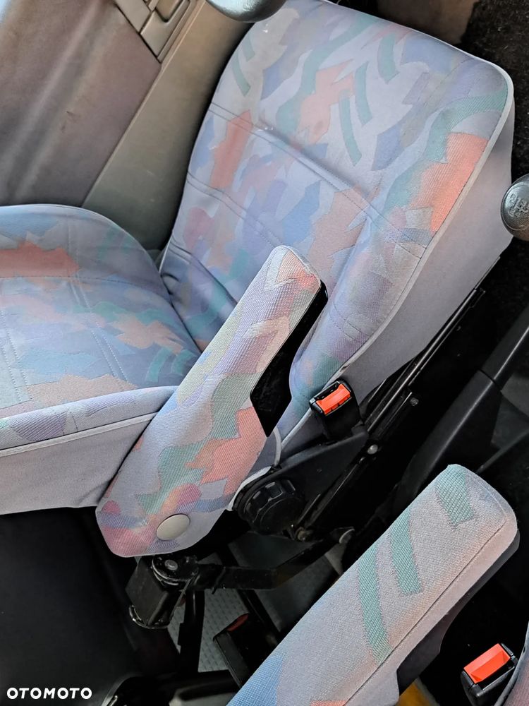 Volkswagen Multivan - 19