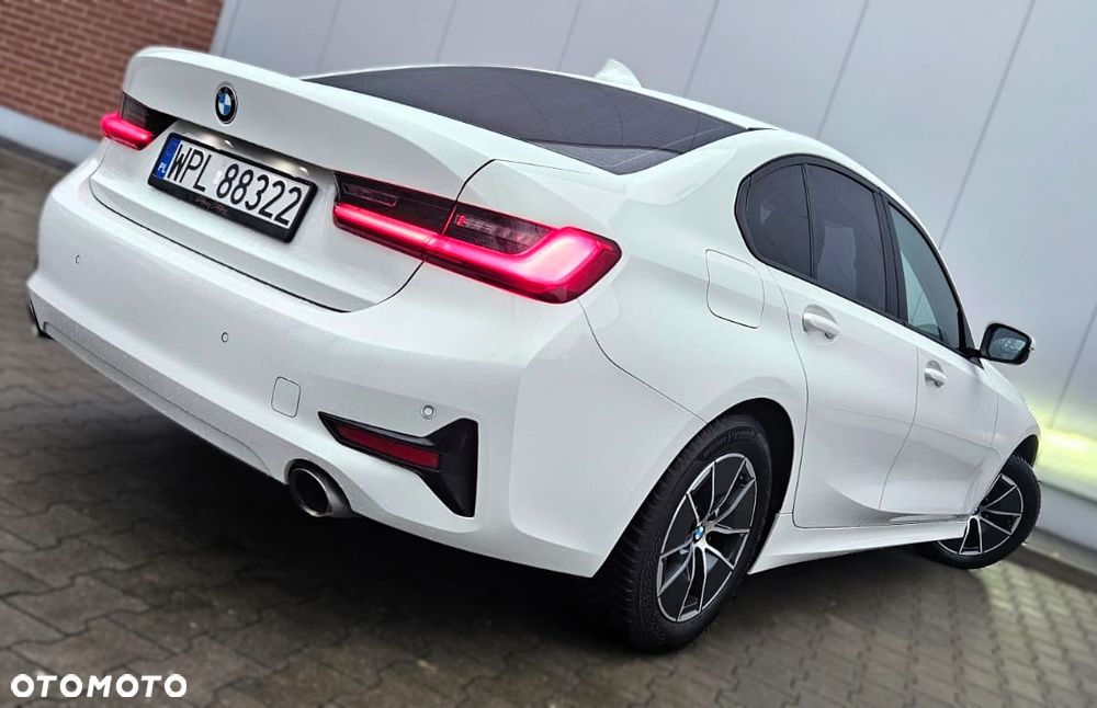 BMW Seria 3 318i Business Edition - 4