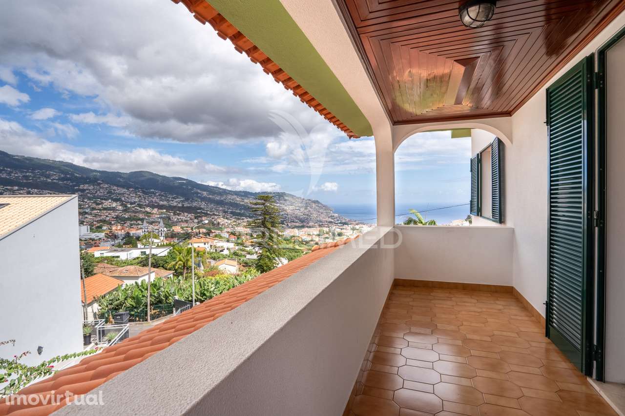 Vivenda Exclusiva com uma Vista Panorâmica para a Baía do Funchal - Grande imagem: 3/26