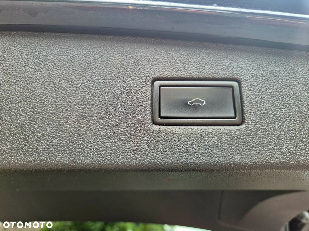 Volkswagen Tiguan Allspace - 12