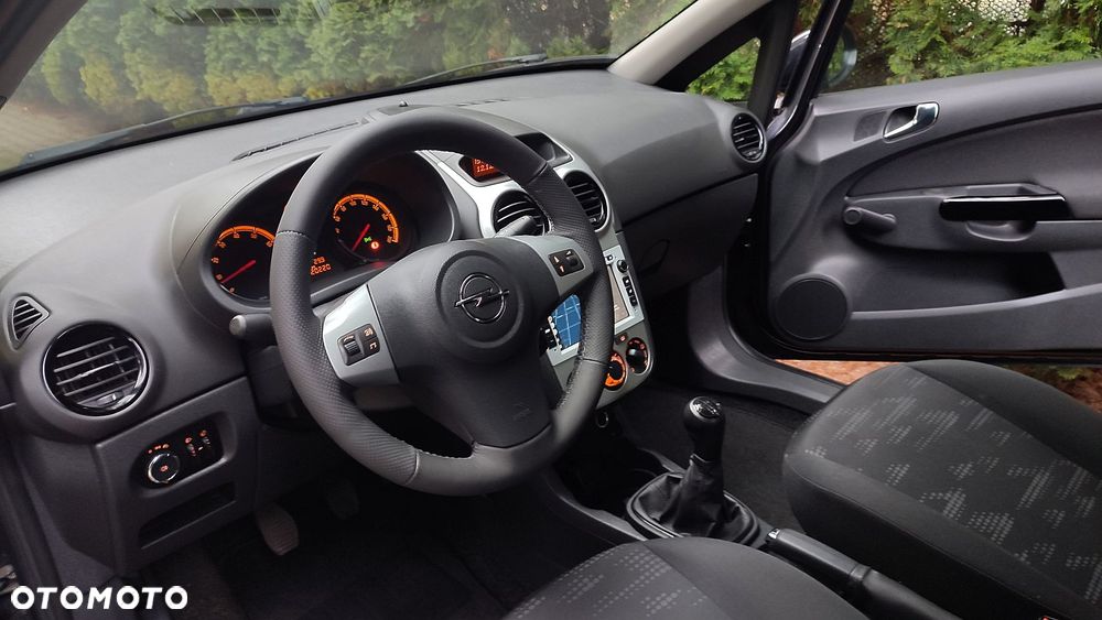 Opel Corsa 1.2 16V Enjoy - 12