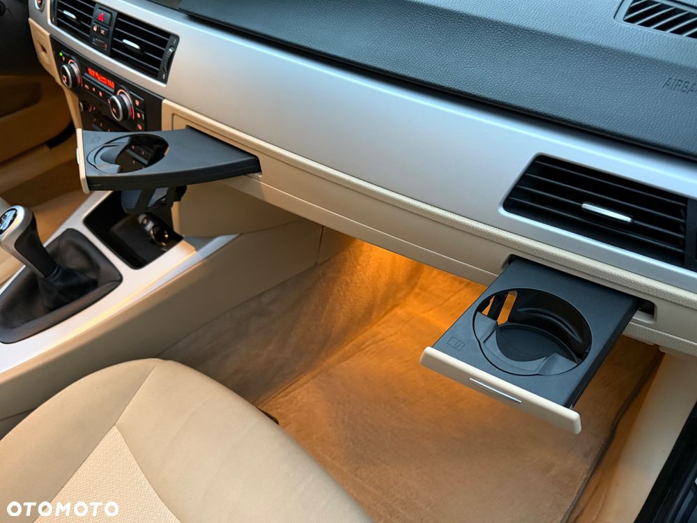 BMW Seria 3 320d - 11