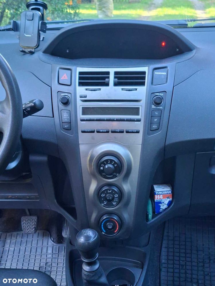 Toyota Yaris - 6