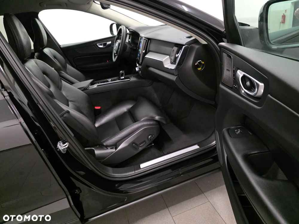 Volvo XC 60 B4 D Geartronic RDesign - 31