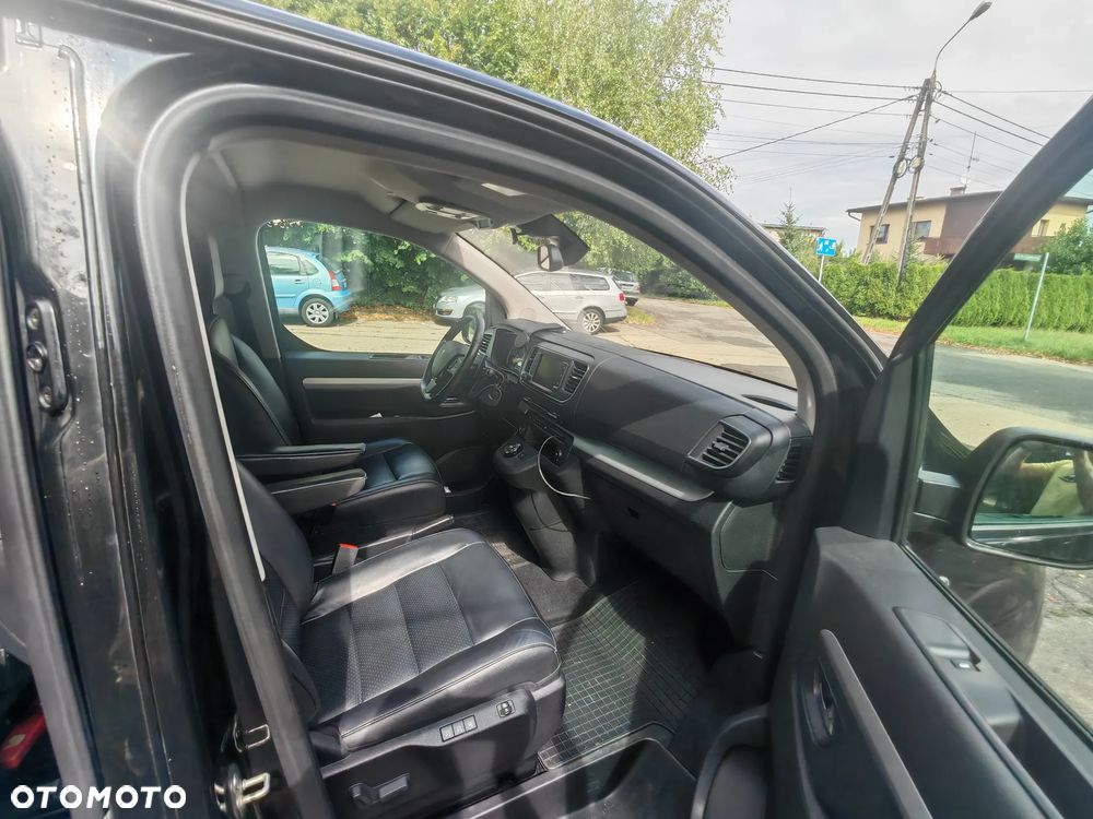 Peugeot Traveller - 11