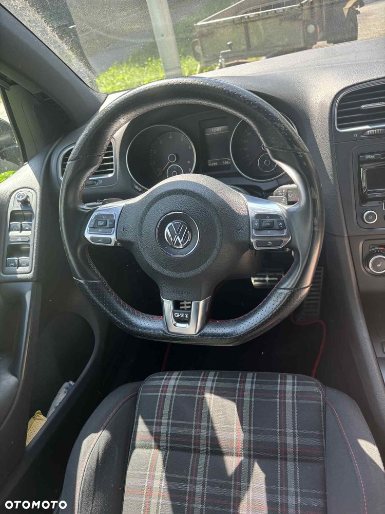 Volkswagen Golf - 5