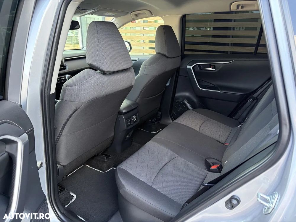 Toyota RAV4 - 10