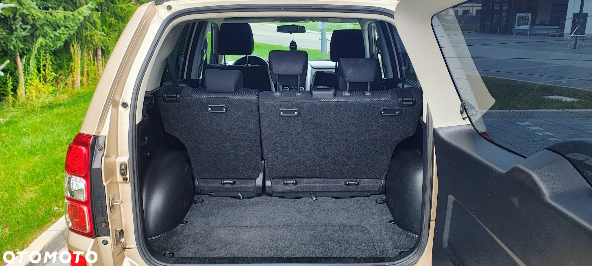 Suzuki Grand Vitara 2.0 Comfort + - 17