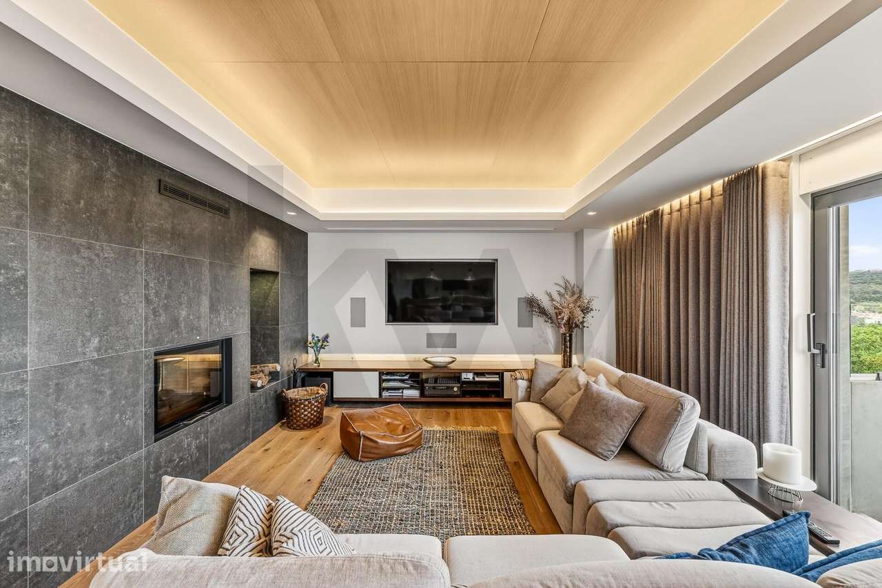 T4 mobilado e remodelado por designer | 211 m2 | Vista Monsanto | Cond - Grande imagem: 5/25