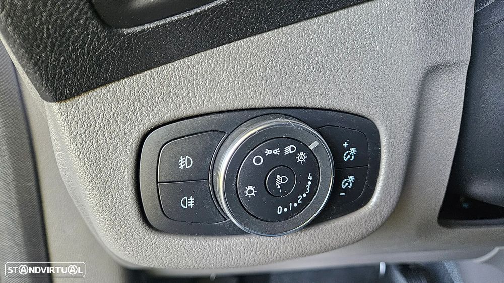 Ford Transit Connect Automática 3Lugares - 13