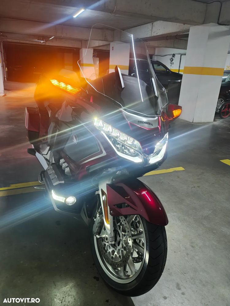 Honda GL 1800 Gold Wing - 2