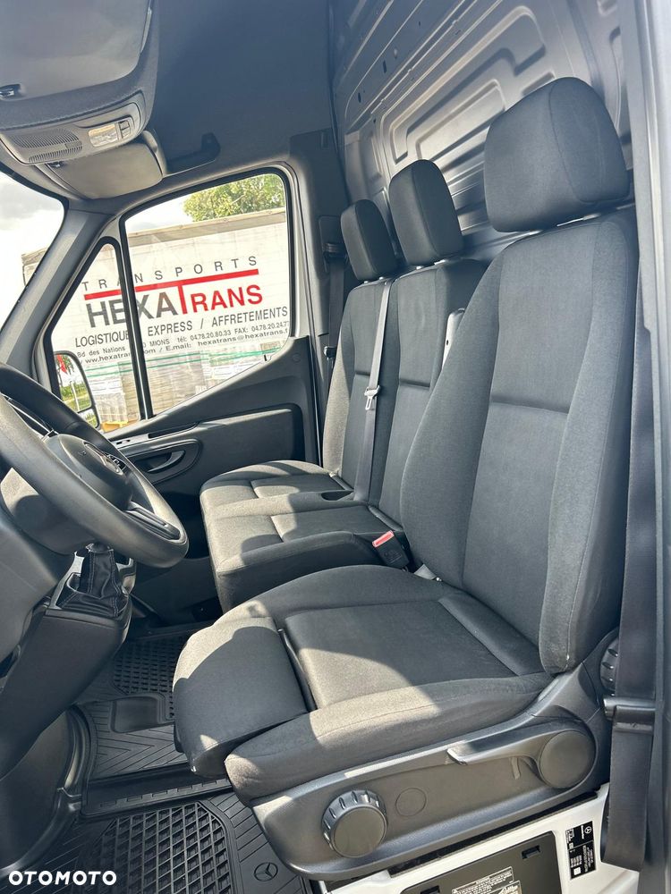 Mercedes-Benz Sprinter - 16