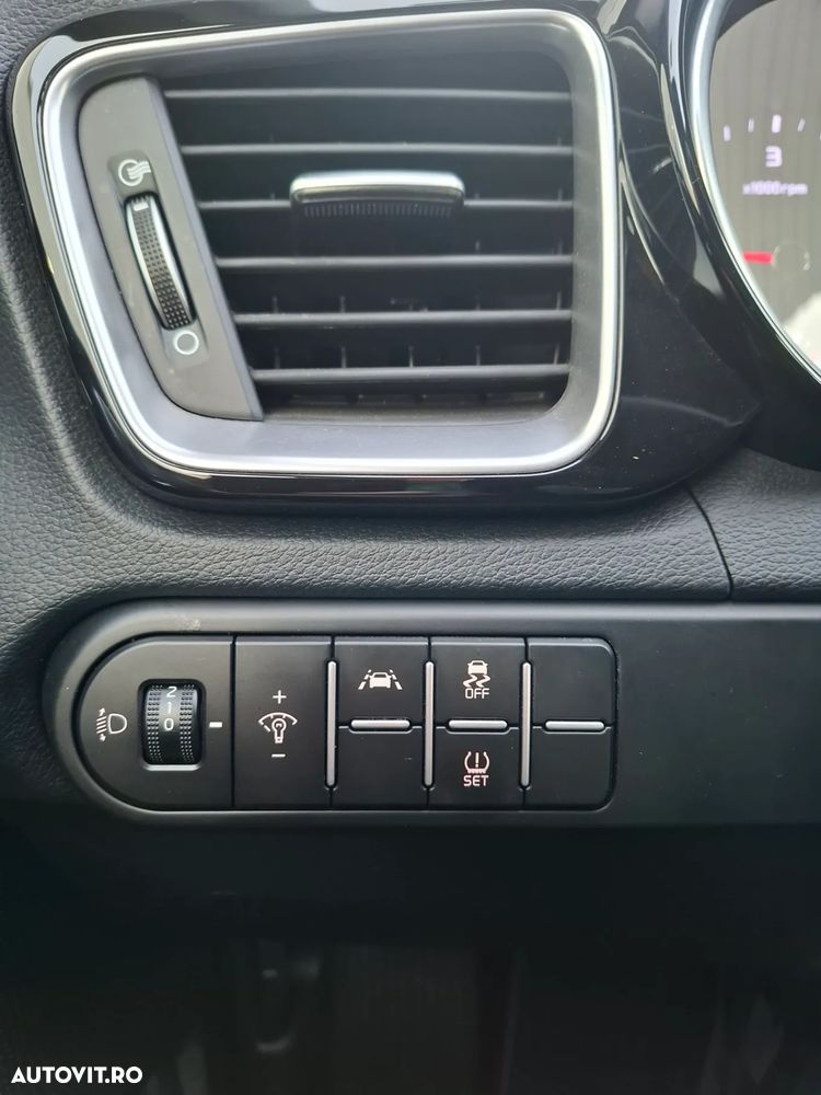 Kia Ceed SW 1.6 CRDi Eco-Dynamics+(48V Mild-Hybr.) DCT7 Platinum Edition - 15