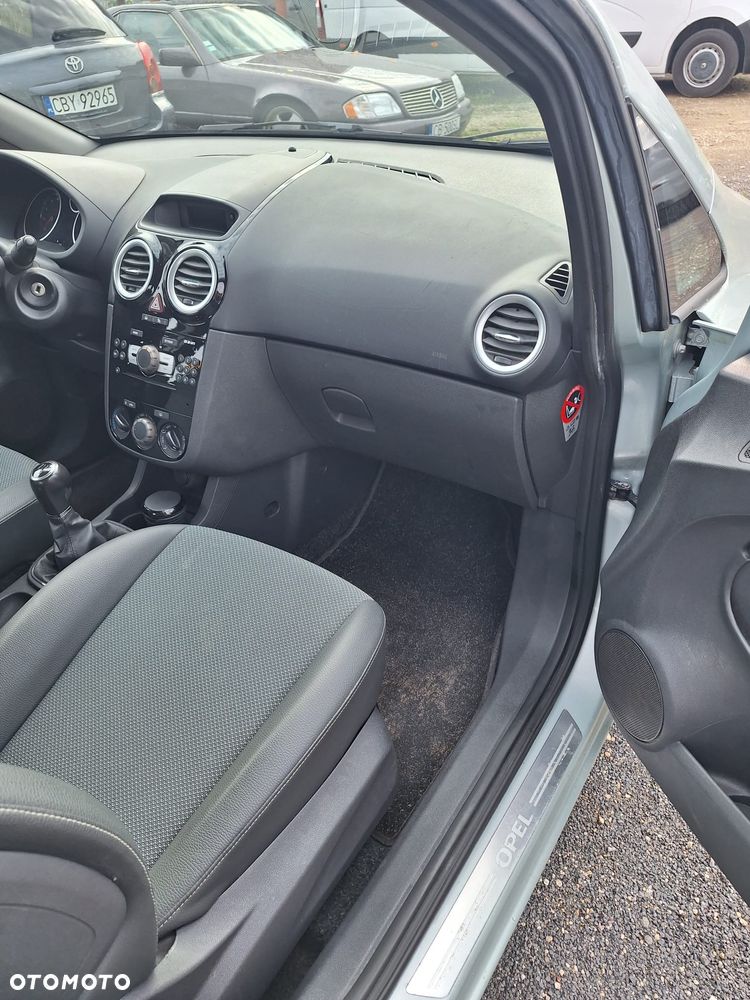 Opel Corsa 1.2 16V Cosmo - 6