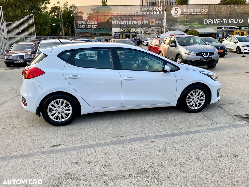 Kia Ceed 1.6 CRDi 136 ISG Vision - 10