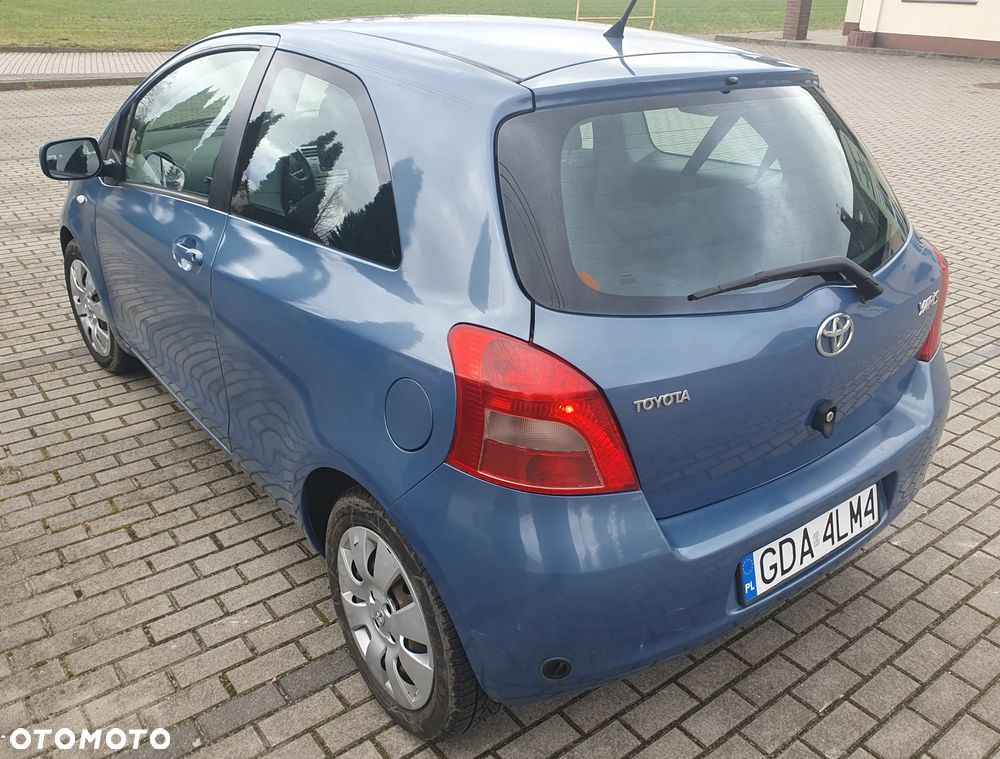 Toyota Yaris 1.3 Sol - 4