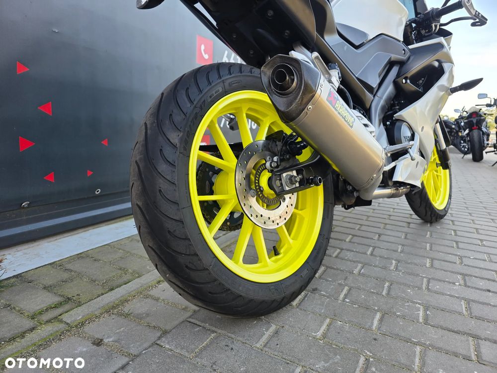 Yamaha YZF - 19