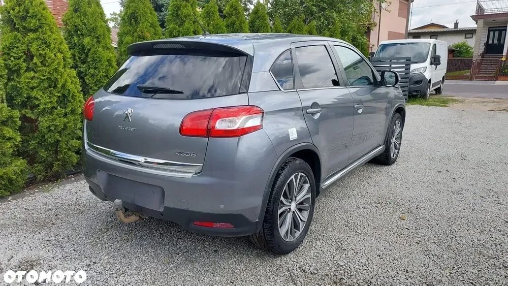 Peugeot 4008 - 3