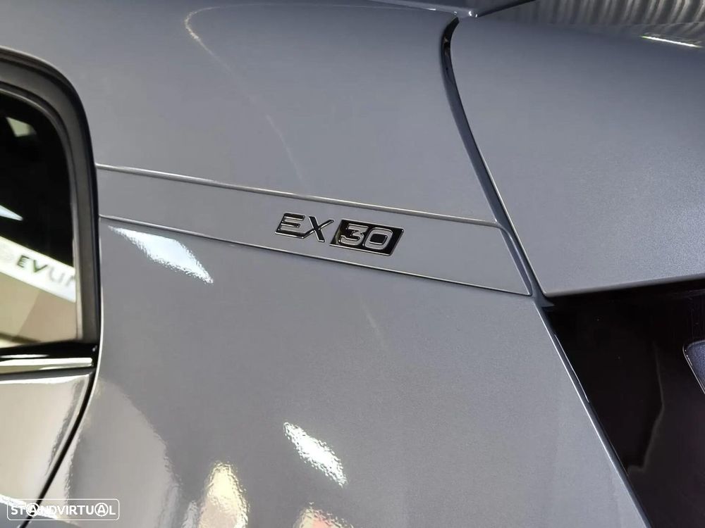 Volvo EX30 69 kWh Single Motor Extended Range Core - 11