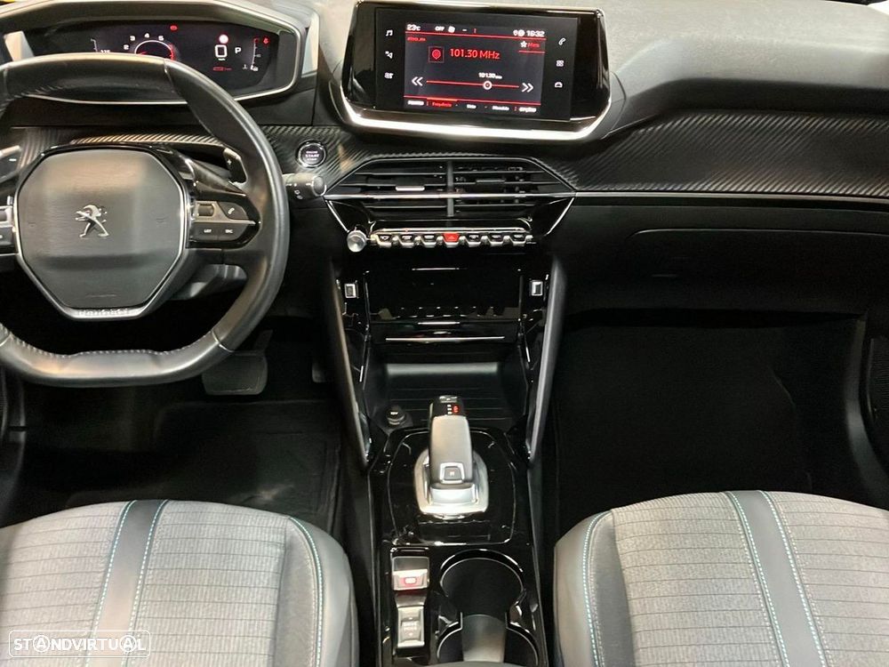 Peugeot 208 - 10