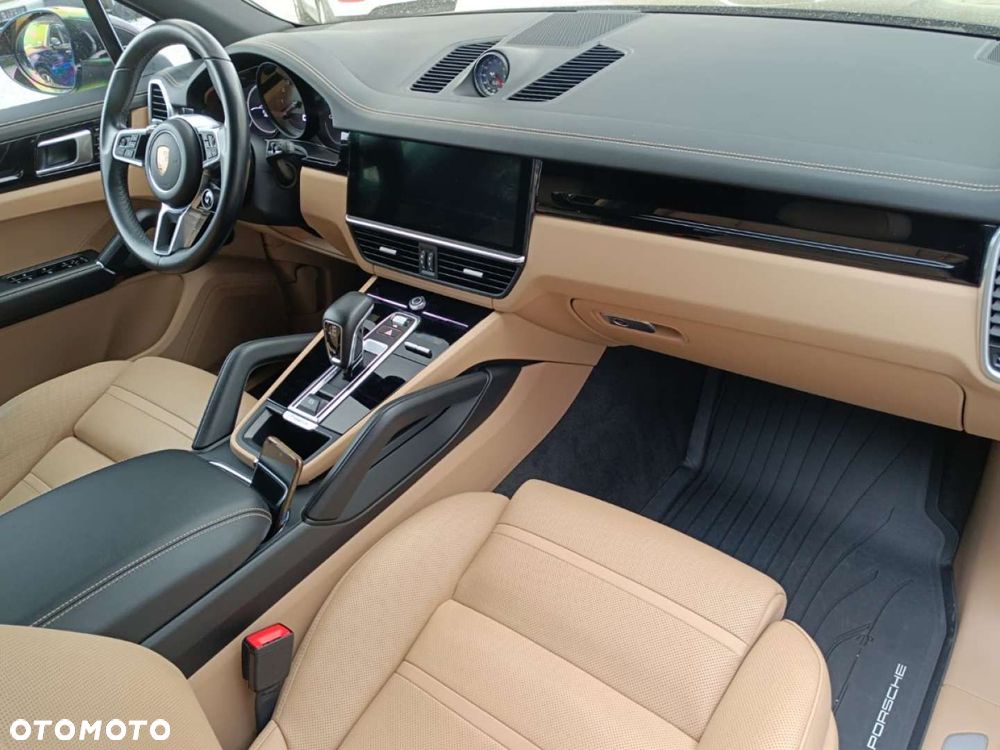 Porsche Cayenne - 26