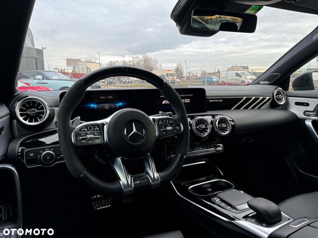 Mercedes-Benz CLA - 11