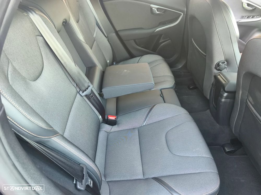 Volvo V40 Cross Country 2.0 D2 Summum - 21