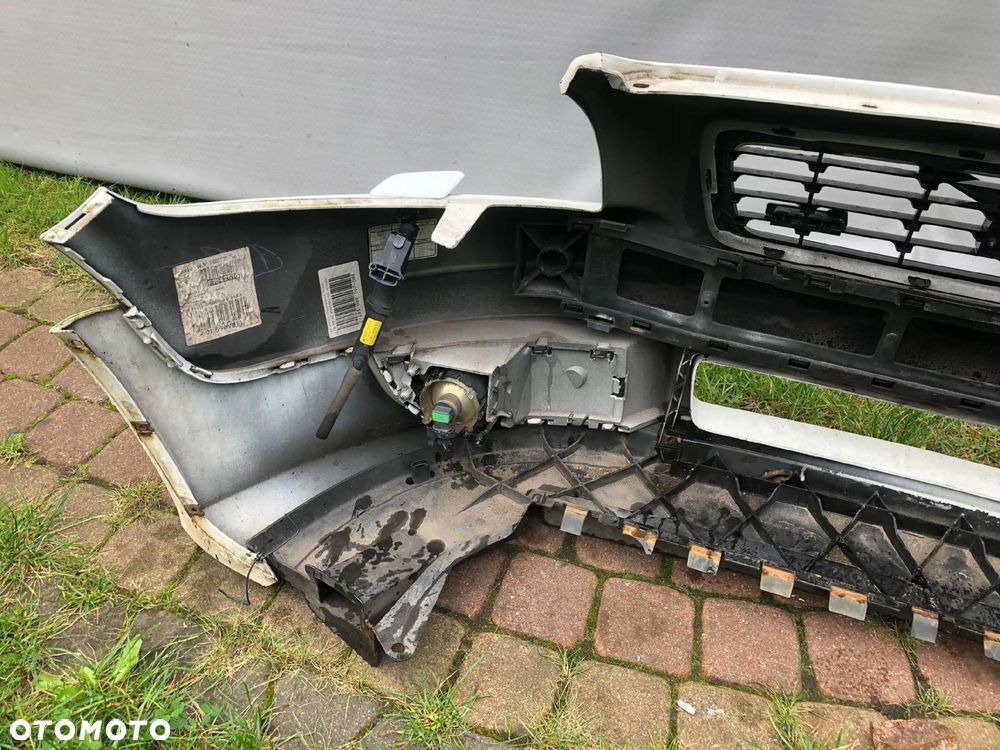 Zderzak przód Volvo C30 R-design - 8