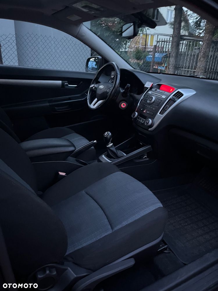 Kia Ceed - 23