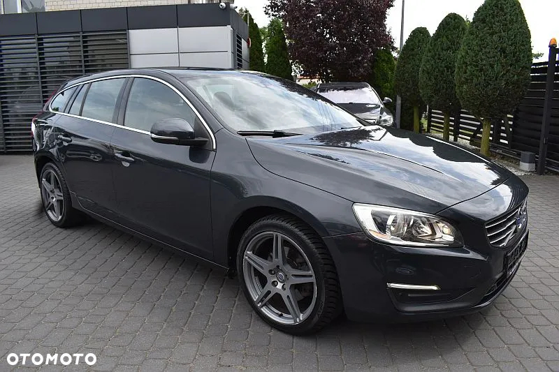Volvo V60 D4 Momentum - 26