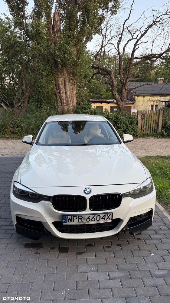 BMW Seria 3 320i - 5