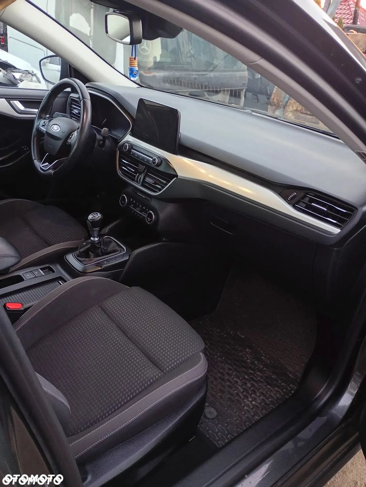 Ford Focus - 24