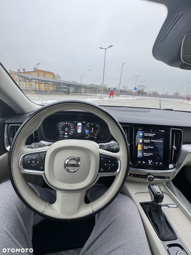 Volvo V60 D3 Momentum Pro - 22