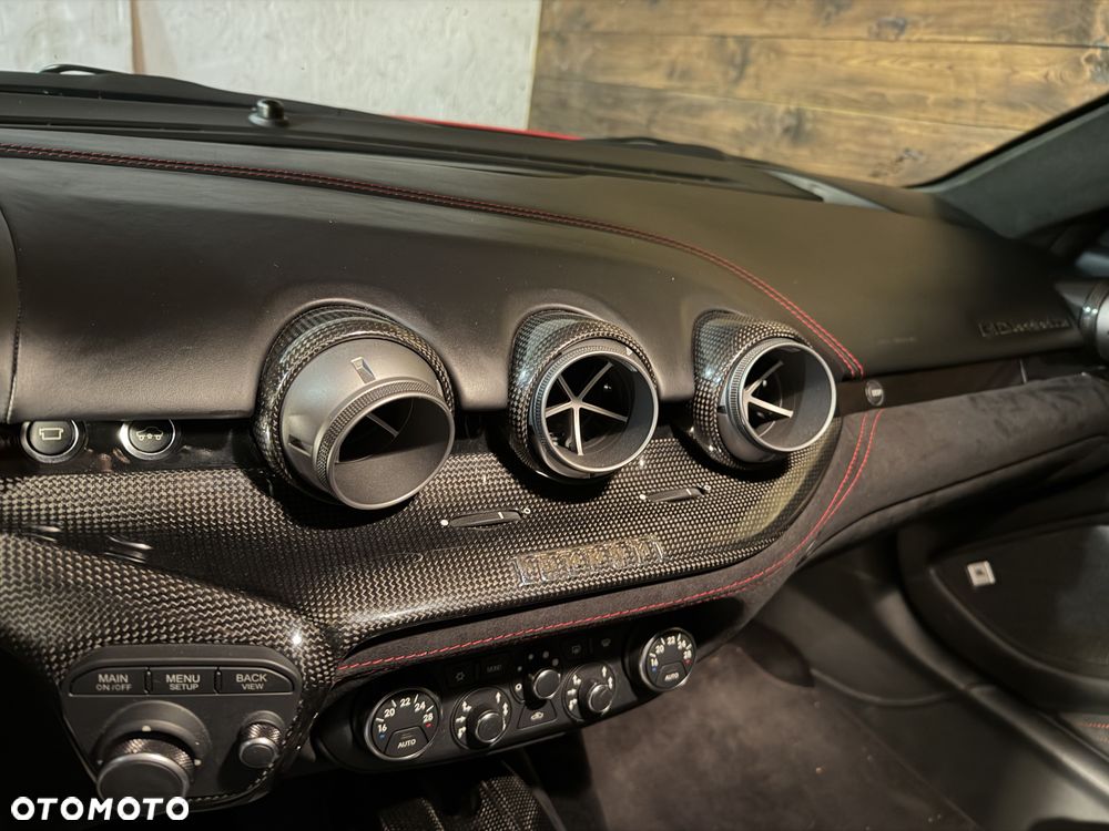 Ferrari F12berlinetta - 21