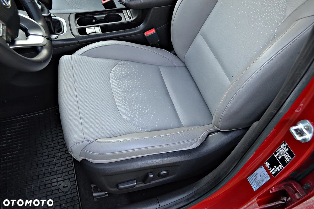 Hyundai i30 blue 1.6 CRDi Premium - 24