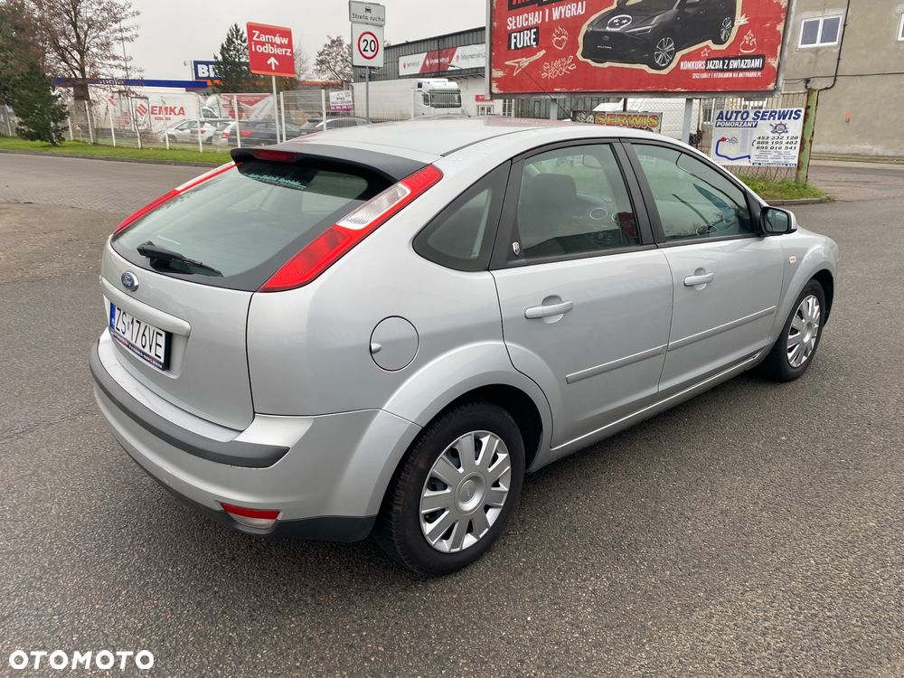 Ford Focus 1.6 Ti-VCT Titanium - 27