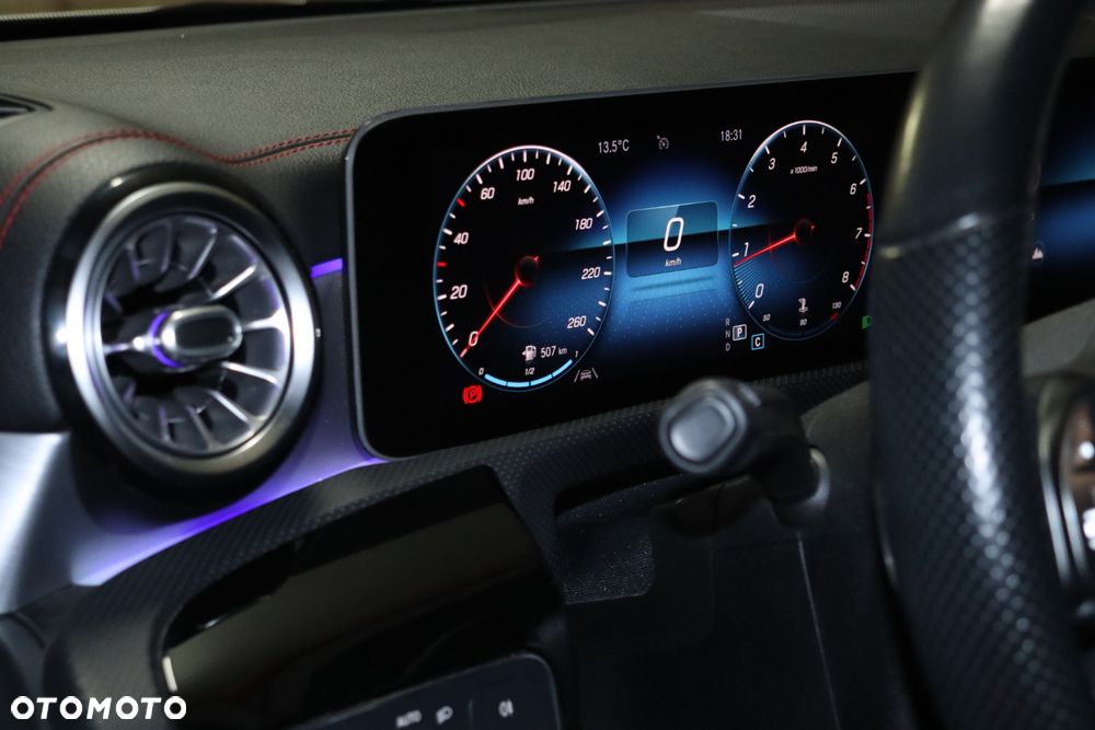 Mercedes-Benz CLA 200 AMG Line 7G-DCT - 20