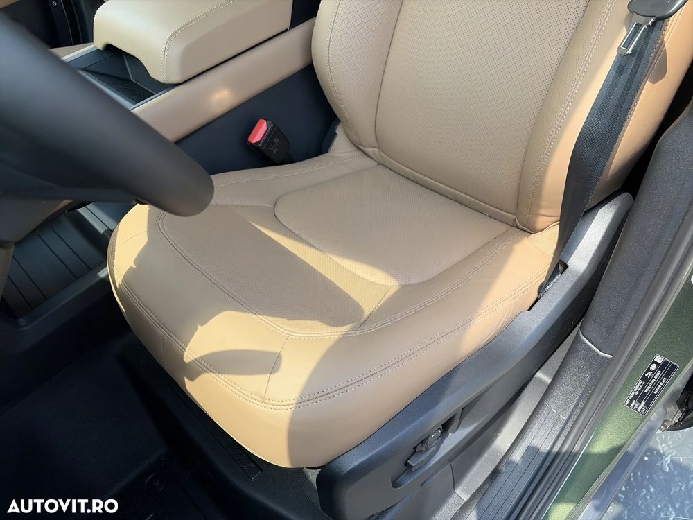 LAND ROVER Defender 2025 — imagine 12