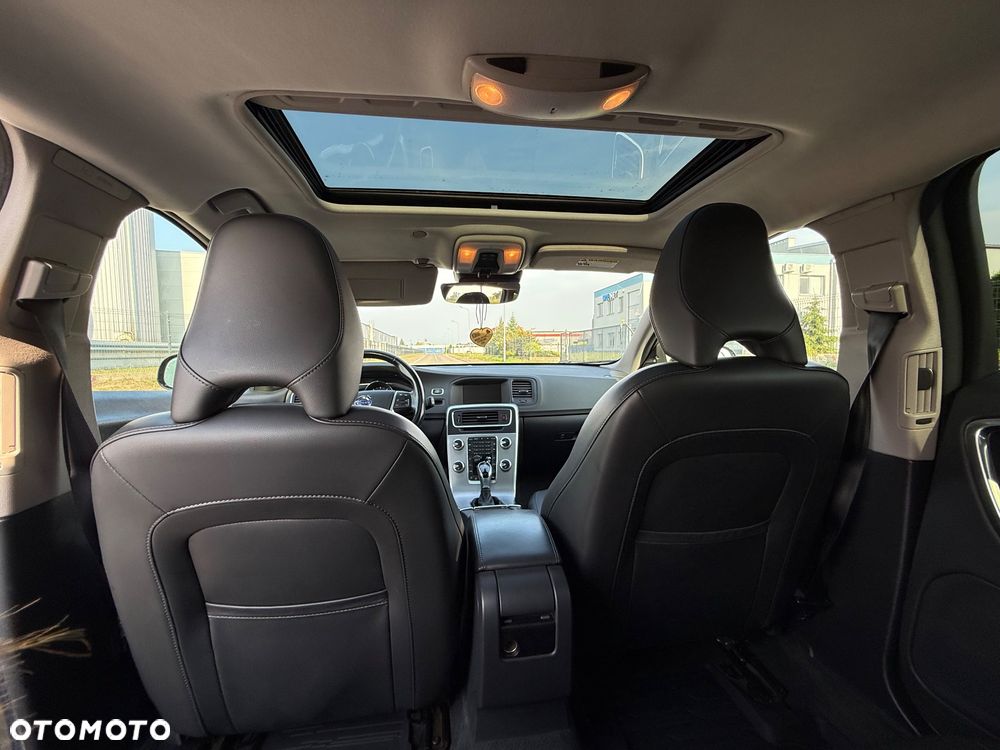 Volvo V60 Cross Country - 20