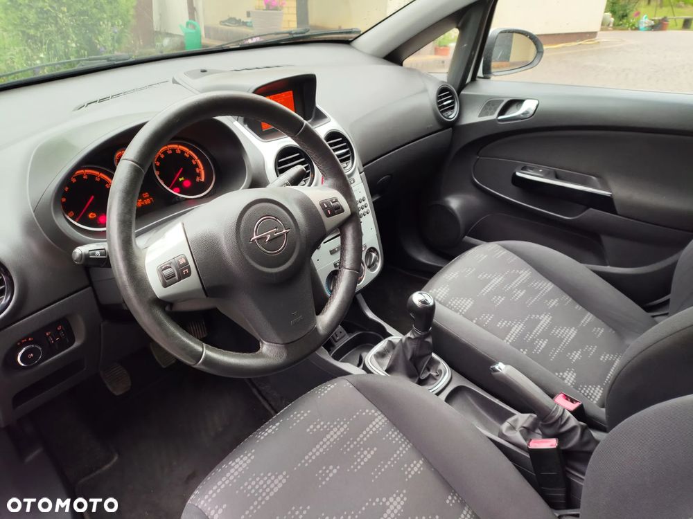 Opel Corsa - 25