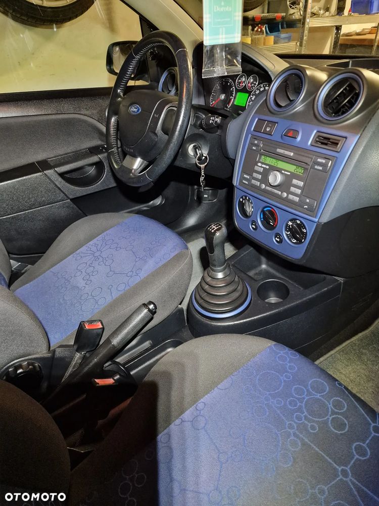Ford Fiesta 1.3 - 10